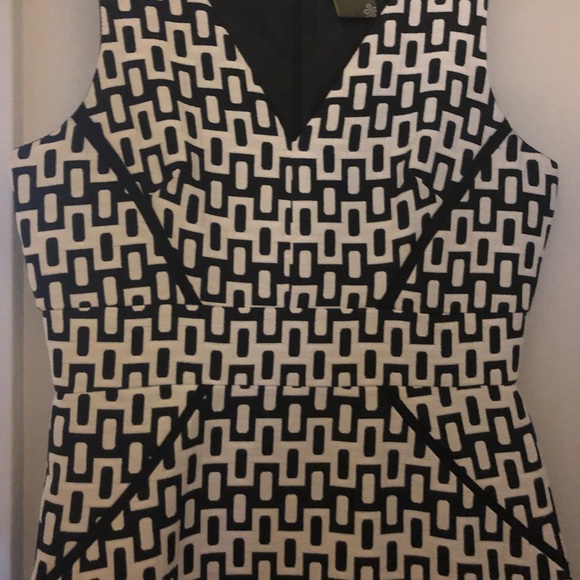 Black and cream shift dress - Picture 3 of 3